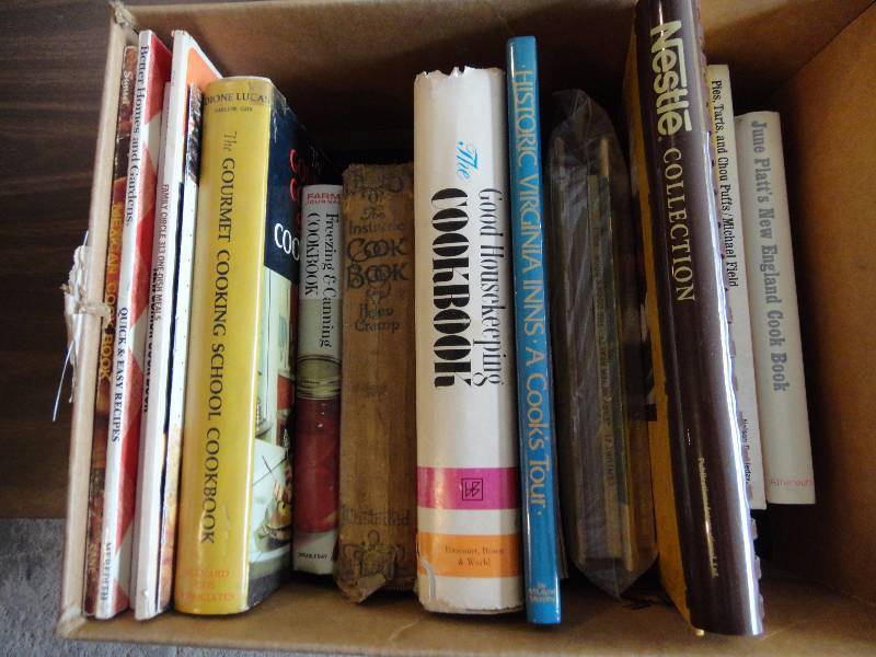 lot 154 image: Vintage Cookbook Lot