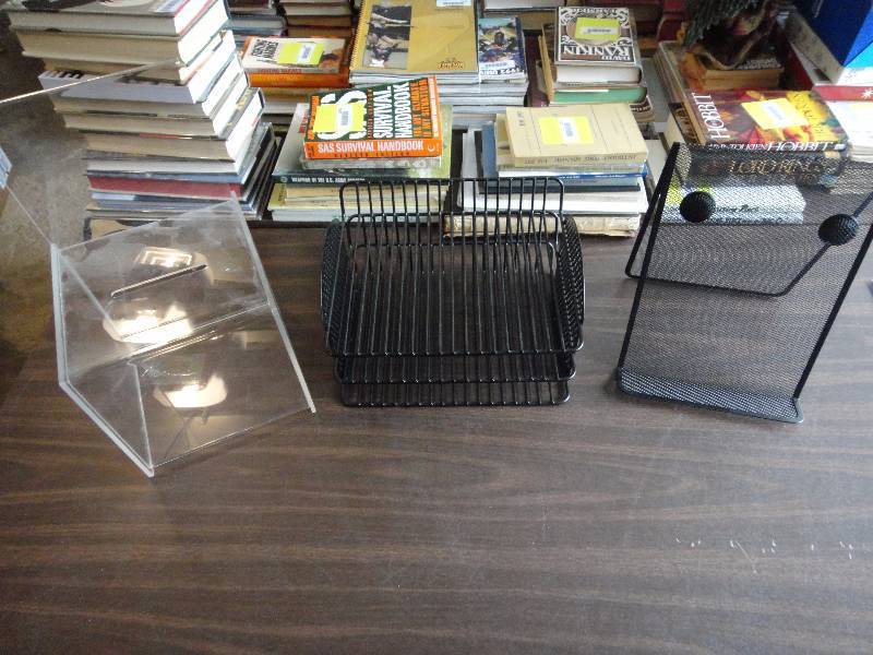 lot 155 image: Office Supplies and Accessory Lot