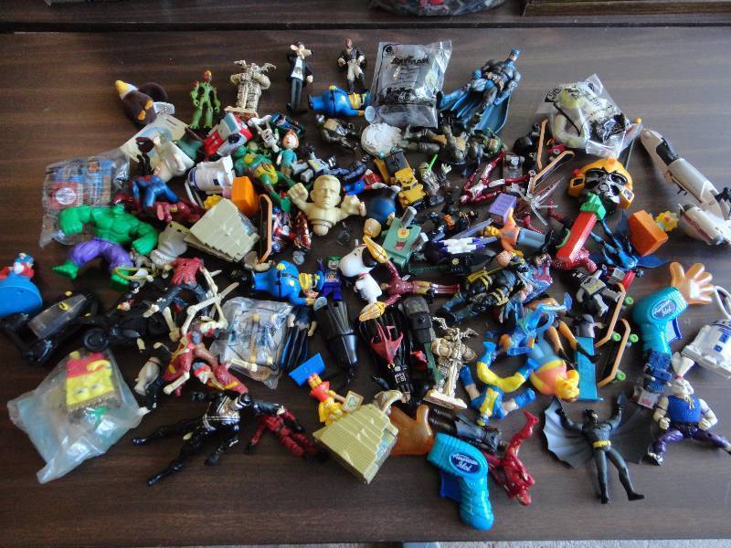 lot 1623 image: Vintage Toy Lot Batman, Hulk, Sandman, Transformers Bumblebee, Action Figures, Star Wars, R2-D2, TMNT, The Simsons, PEZ, MORE