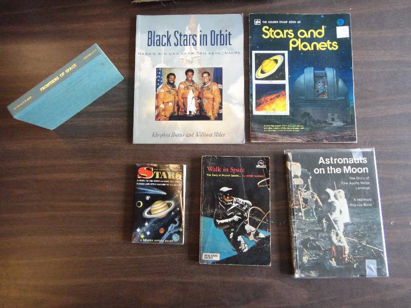 lot 193 image: Vintage and Rare Space and Astronomy Book Lot