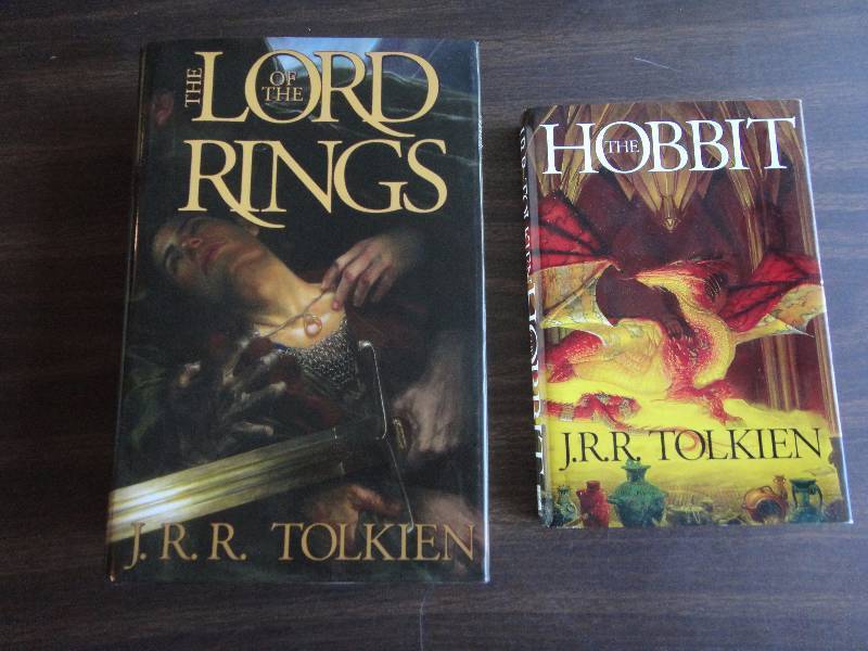 lot 2195 image: J.R.R. Tolkien Books THE HOBBIT LORD OF THE RINGS 3-in-1