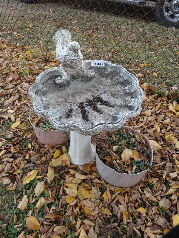 lot 644 image: Cement bird bath
