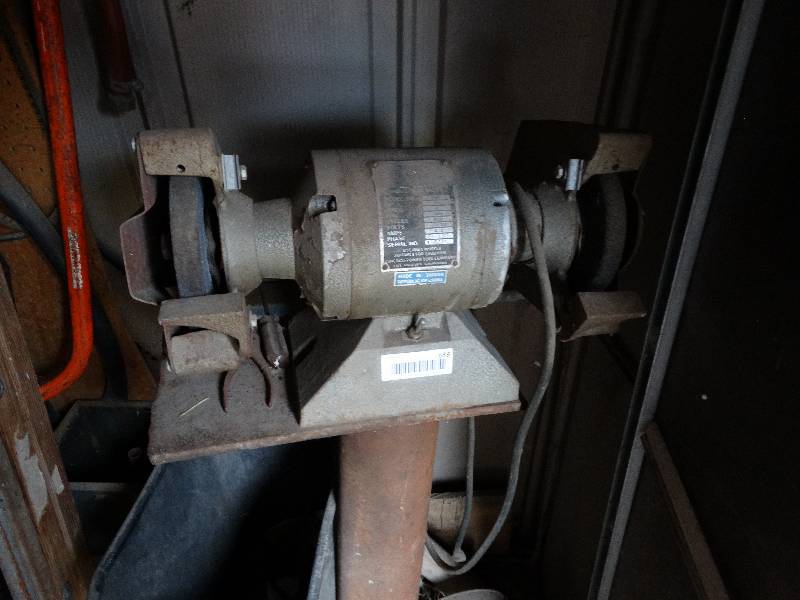 lot 659 image: Bench grinder w stand