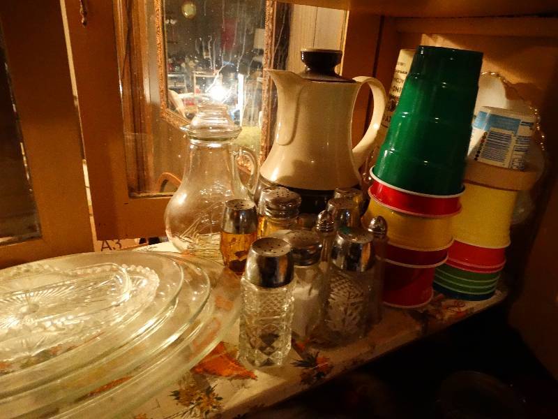 lot 667 image: Lot of various glassware & misc.