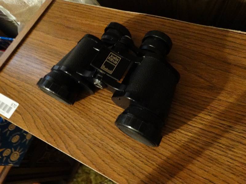 lot 671 image: Bushnell binoculars