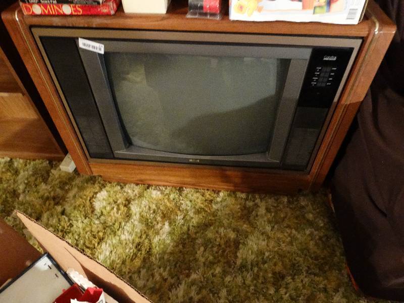lot 676 image: RCA console tv