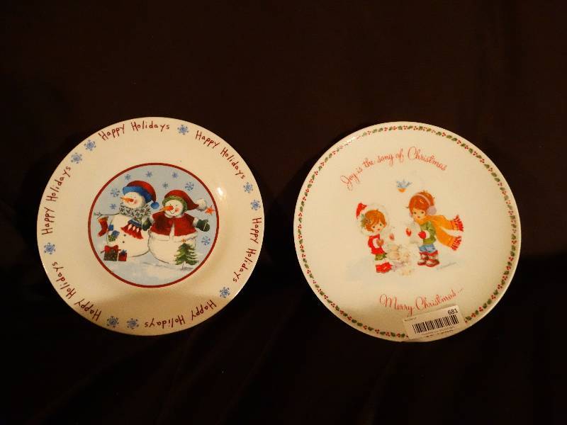 lot 681 image: 2 Christmas plates