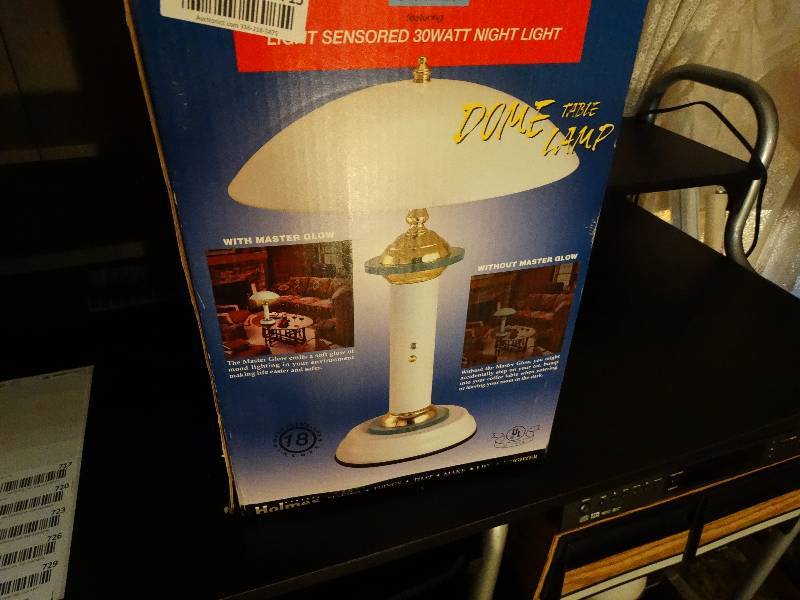 lot 715 image: Table lamp in box