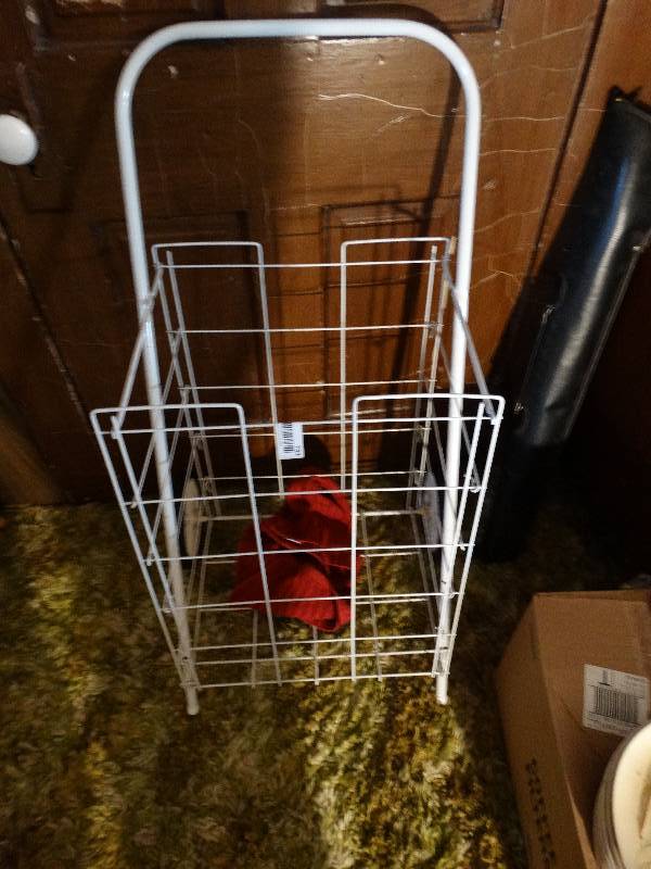 lot 733 image: Folding shopping basket w wheels