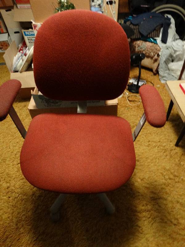 lot 771 image: Office chair