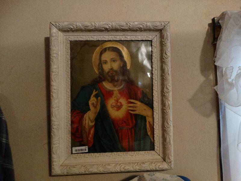 lot 773 image: Wood framed print of Jesus