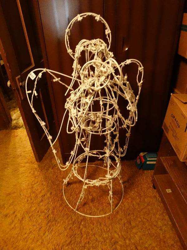 lot 777 image: Light up Angel
