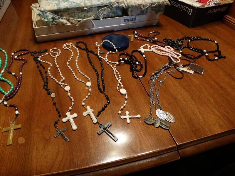 lot 788 image: 13 Rosaries