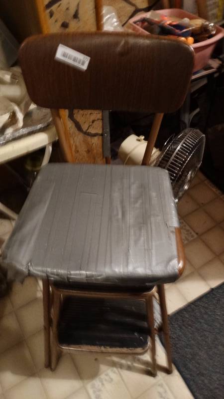 lot 572 image: Vintage step stoolchair