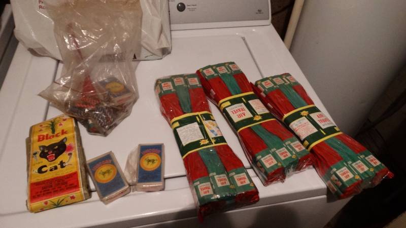 lot 576 image: Lot of various fireworks