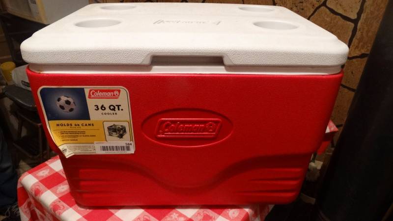lot 584 image: Coleman cooler