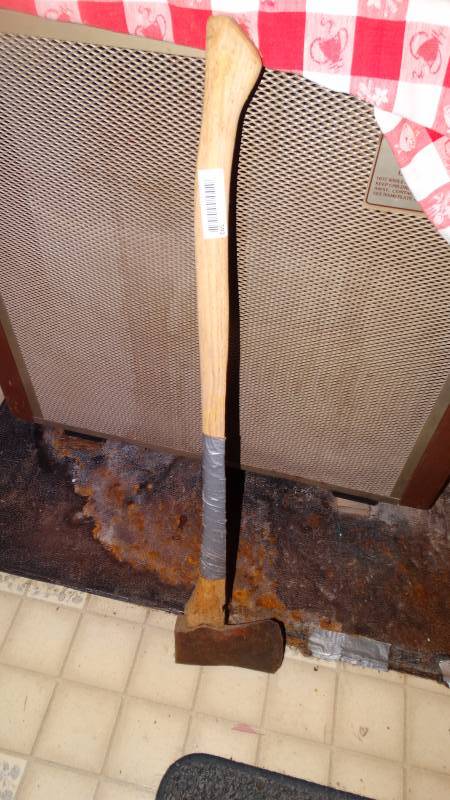 lot 592 image: Axe