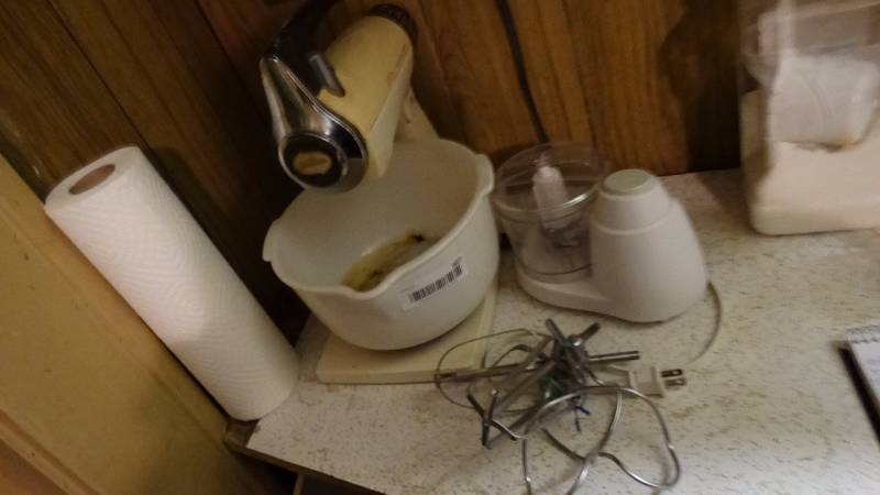 lot 607 image: Vintage sunbeam mixer w bowl & food chopper