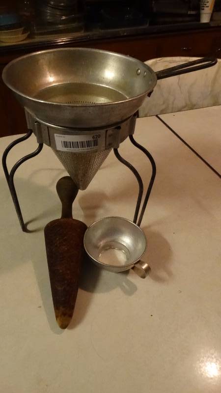 lot 620 image: Vintage strainer w stand