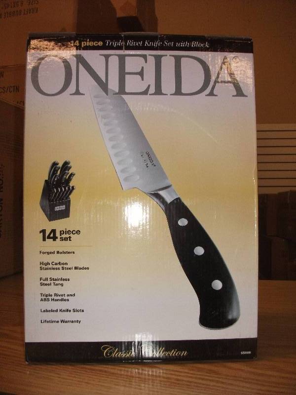 lot 3209 image: Oneida 14-Pc Triple-Rivet Knife Set
