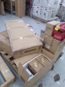 lot 36502 image: Miscellaneous Pallet Of Items