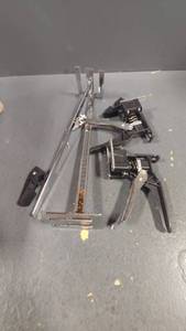 lot 42147 image: Arm Tool Lift 2PCS, 12 In Labor-Saving Handle, Wall Tile Locator, Multi-Function Height Adjustment Lifting Device, Doors