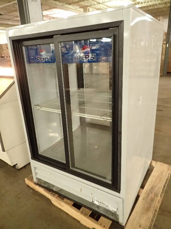 lot 46 image: Beverage Air 2 Door Sliding Door Cooler