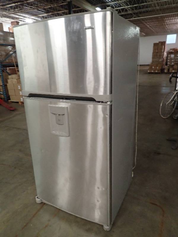 lot 51 image: Kenmore FridgeFreezer Combo