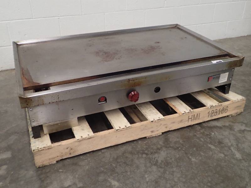lot 5 image: Wolf 48in Natural Gas Habachi Flat Top