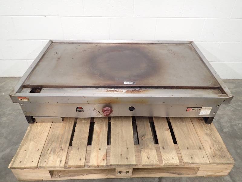lot 8 image: Wolf 48in Natural Gas Habachi Flat Top