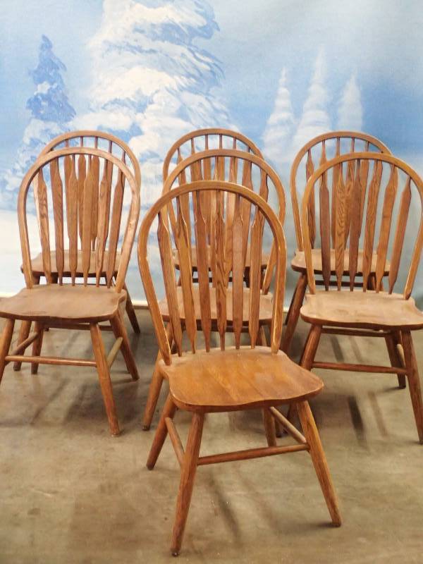 lot 99 image: (7) Wood Oak Dining Chairs