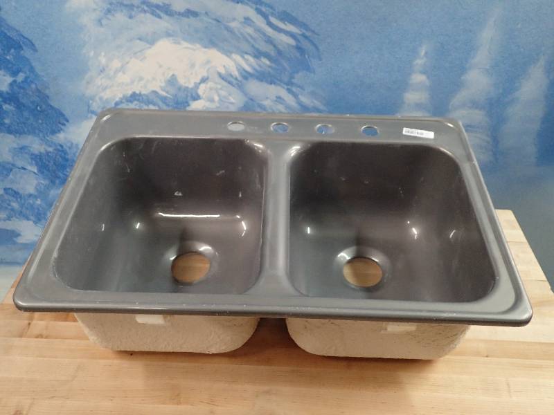 lot 105 image: Fiberglass 2 Bay Sink