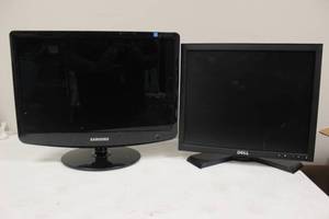 lot 13 image: LOT OF 2 COMPUTER MONITOR USED