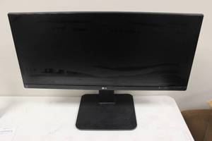 lot 14 image: 29 WIDESCREEN LG MONITOR USED