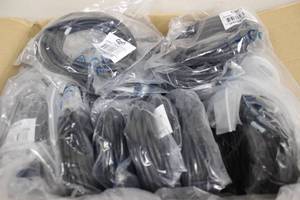 lot 32 image: LOT OF CAT 6 CABLES