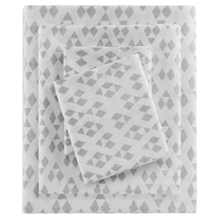 lot 1720 image: Comfort Classics Diamond Printed Cotton Sheet Set