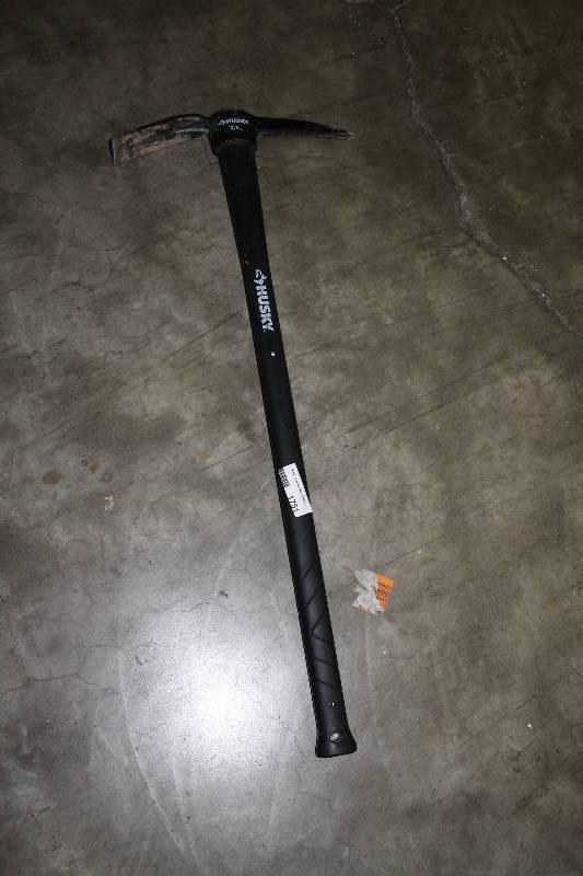 lot 1751 image: Husky Pick Mattock