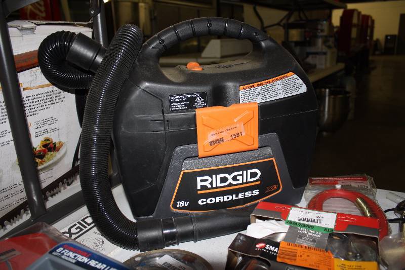 lot 1681 image: Ridgid Portable Shop Vac