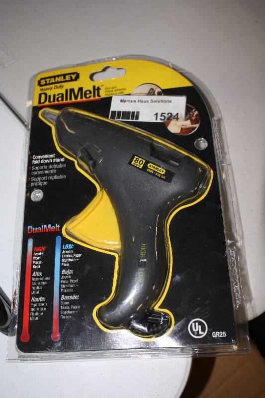 lot 1524 image: Stanley Glue Gun