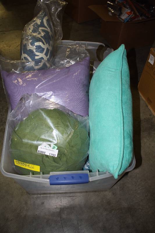 lot 1795 image: Box of Throw Pillows
