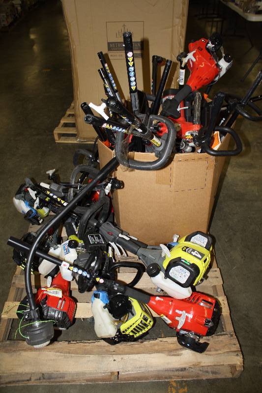 lot 2773 image: Pallet of approximately 18 Trimers and Chainsaw