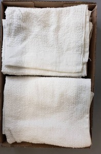 lot 17 image: Dozen Terry KitchenShop Towels