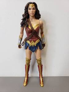 lot 37 image: Wonder Woman Multi Verse Articulated Doll