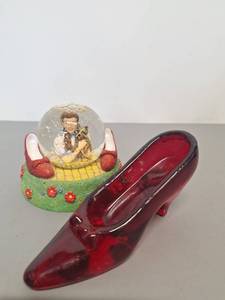 lot 99 image: Wizard of Oz Snow Globe and Glass Ruby Slipper