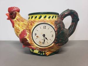 lot 108 image: Ceramic Rooster Pitcher
