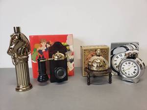 lot 405 image: Vintage Avon Gift Collectables never used