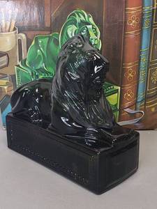 lot 411 image: Vintage Avon Collectable Gifts (never used)