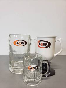 lot 423 image: A&W Collectable Mugs and California Plastics Mug