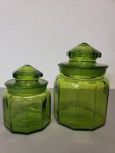 lot 427 image: Dakota Green Glass Containers (Small Chips on Lid Edges, No Cracks)