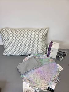 lot 447 image: NIP Scentsy Zebra Plugin Warmer, Throw Pillow, (5)Iridescent Placemats and (5) Gray Linen Napkins